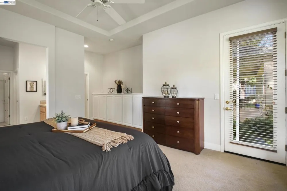 8 Rock Ridge Ct Copperopolis, CA 95228
