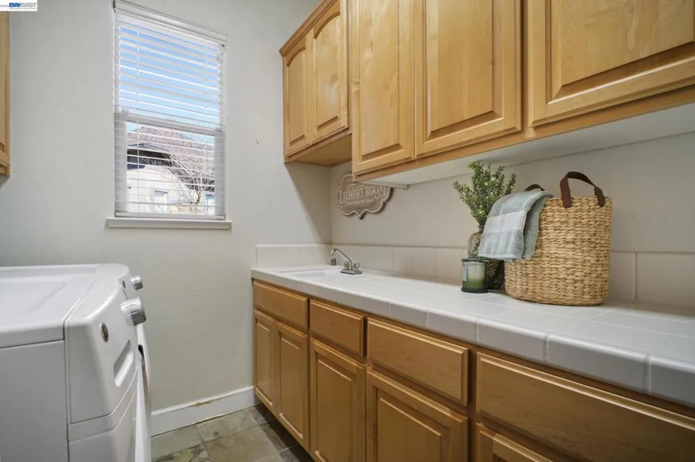 8 Rock Ridge Ct Copperopolis, CA 95228