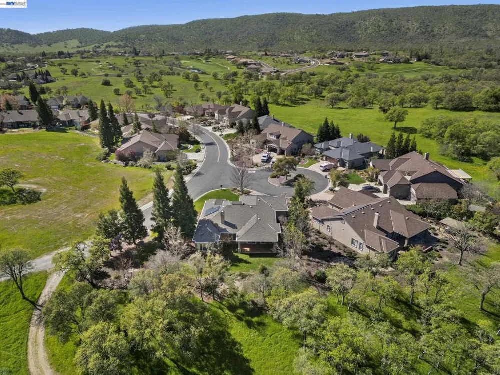 8 Rock Ridge Ct Copperopolis, CA 95228
