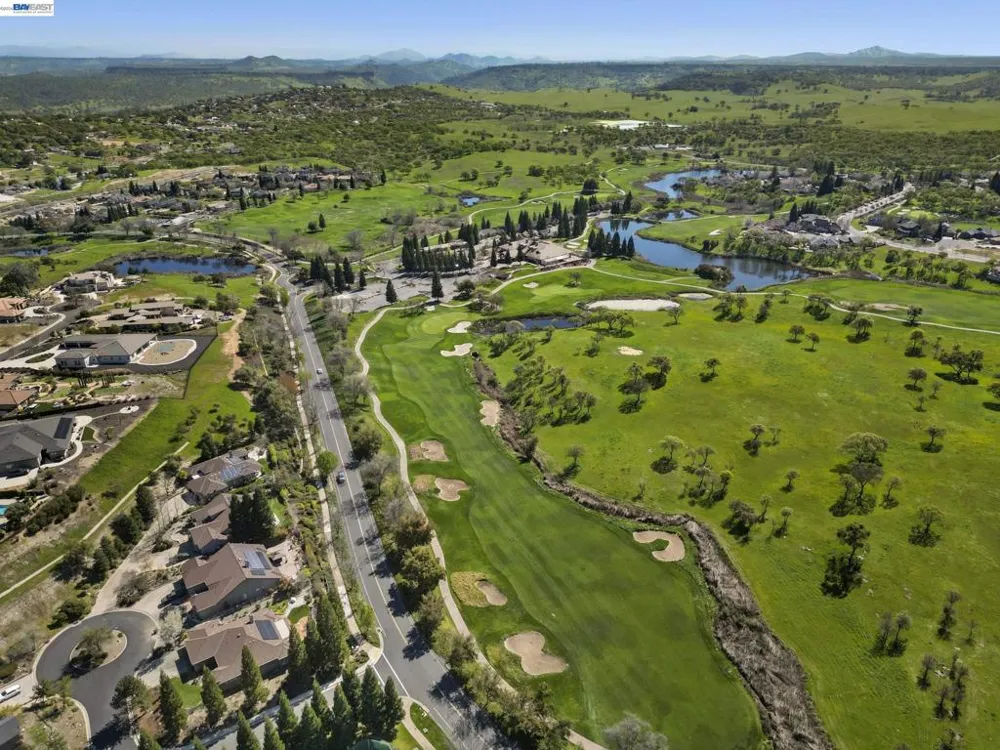 8 Rock Ridge Ct Copperopolis, CA 95228