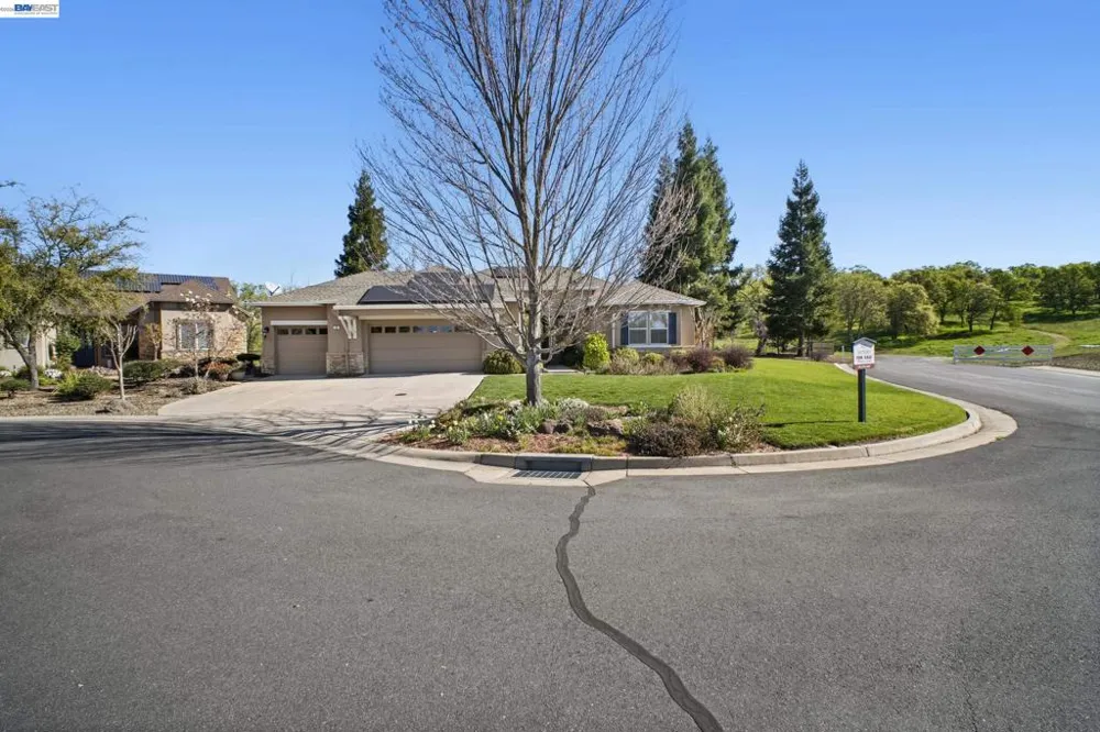 8 Rock Ridge Ct Copperopolis, CA 95228
