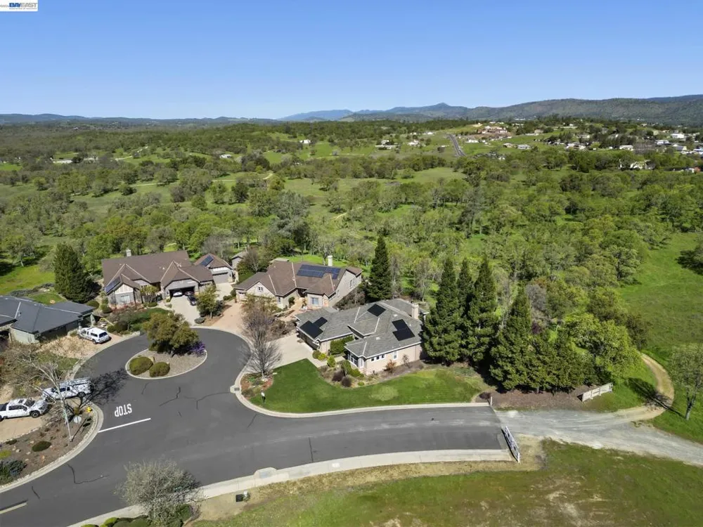 8 Rock Ridge Ct Copperopolis, CA 95228