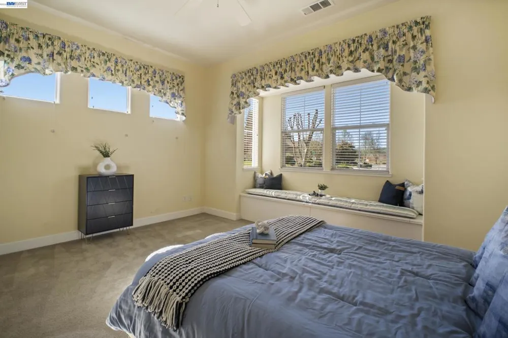 8 Rock Ridge Ct Copperopolis, CA 95228