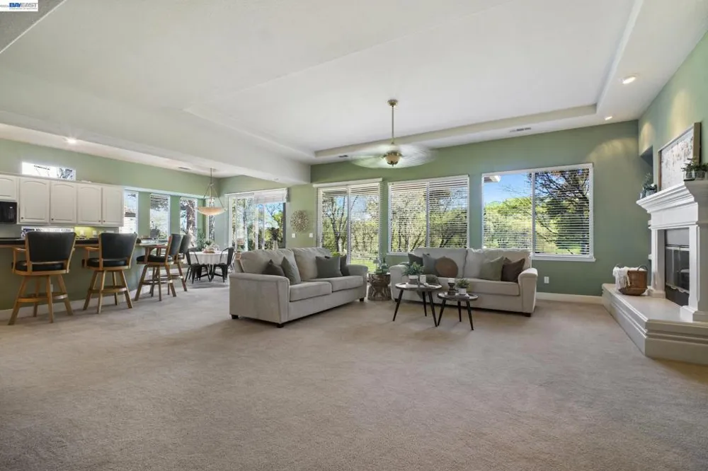 8 Rock Ridge Ct Copperopolis, CA 95228