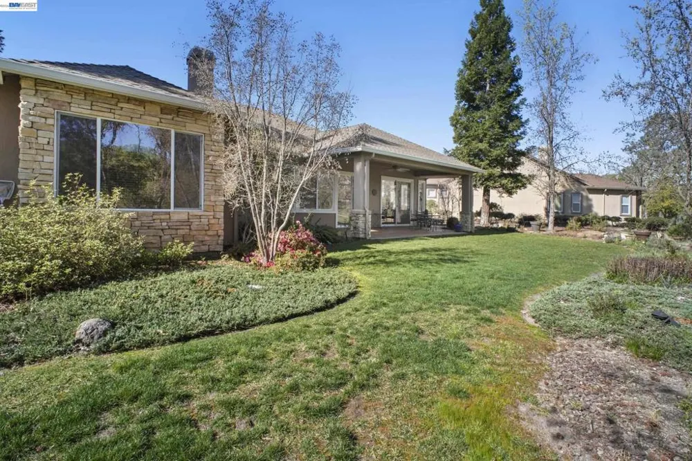 8 Rock Ridge Ct Copperopolis, CA 95228