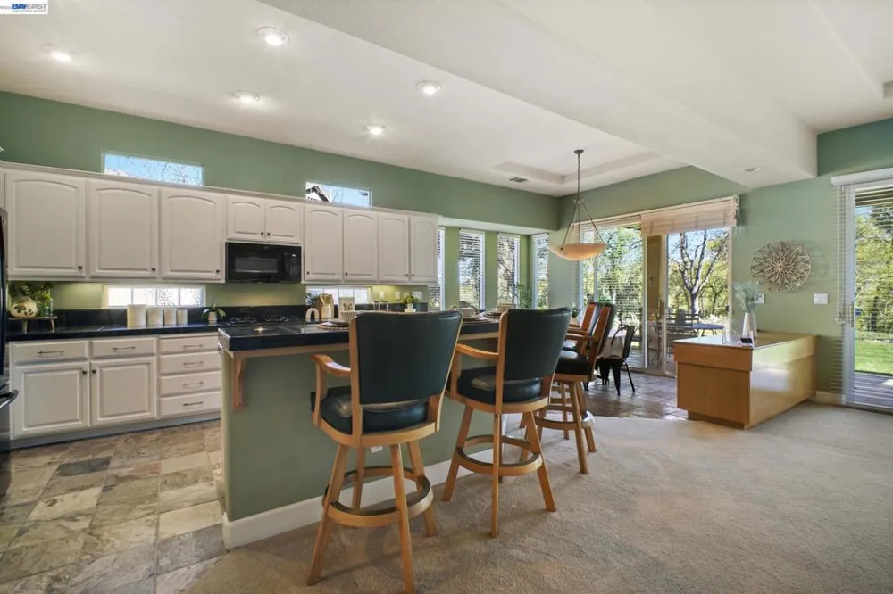 8 Rock Ridge Ct Copperopolis, CA 95228