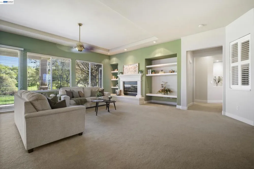 8 Rock Ridge Ct Copperopolis, CA 95228