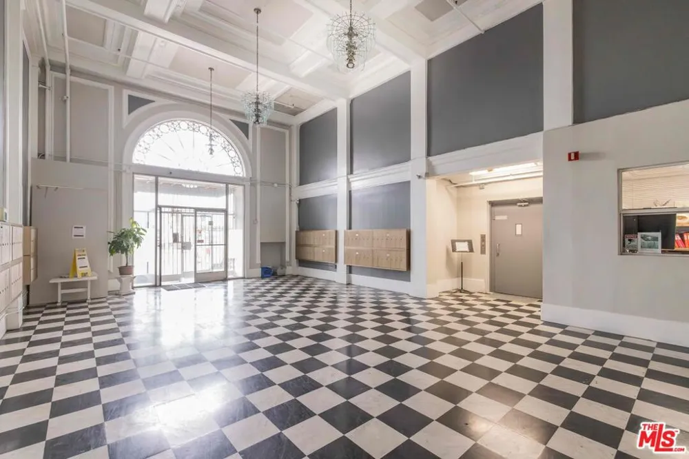 2629 W 8th Street #C (320) Los Angeles, CA 90057