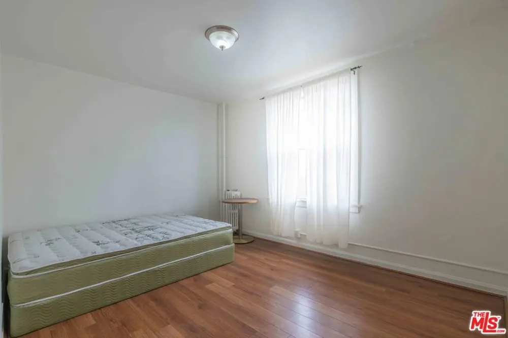 2629 W 8th Street #C (320) Los Angeles, CA 90057