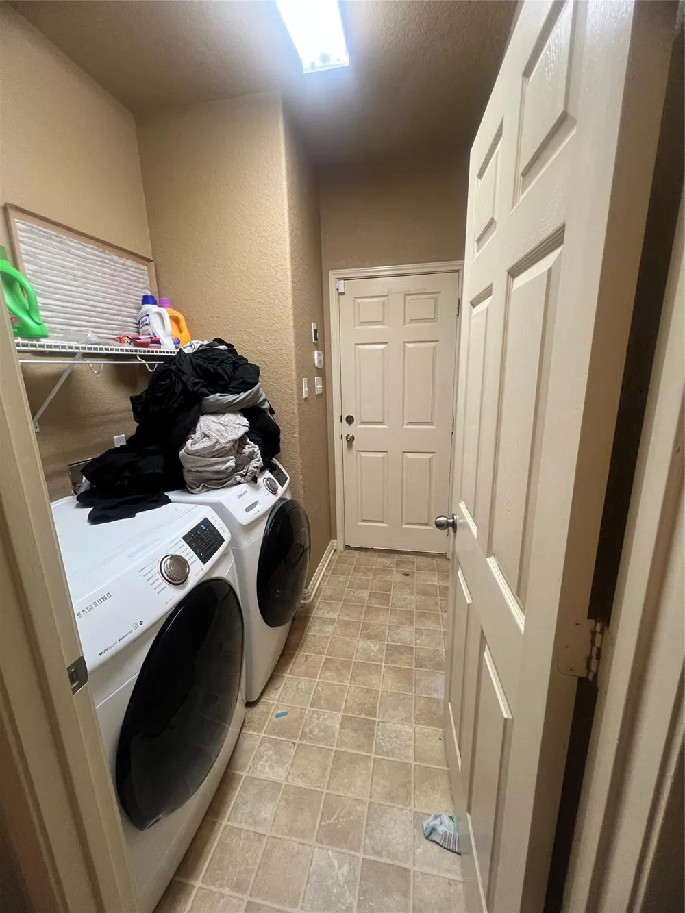 140 Caddis Cove Kyle, TX 78640