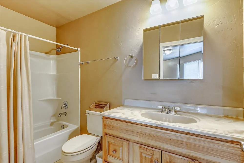 1508 Highway 87 Gilchrist, TX 77617
