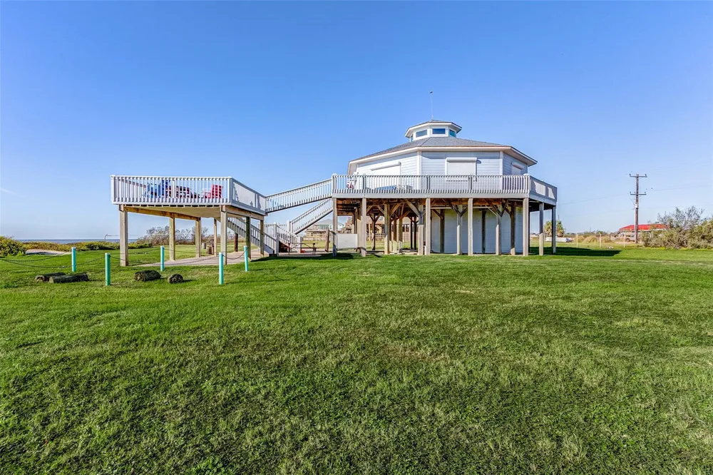 1508 Highway 87 Gilchrist, TX 77617