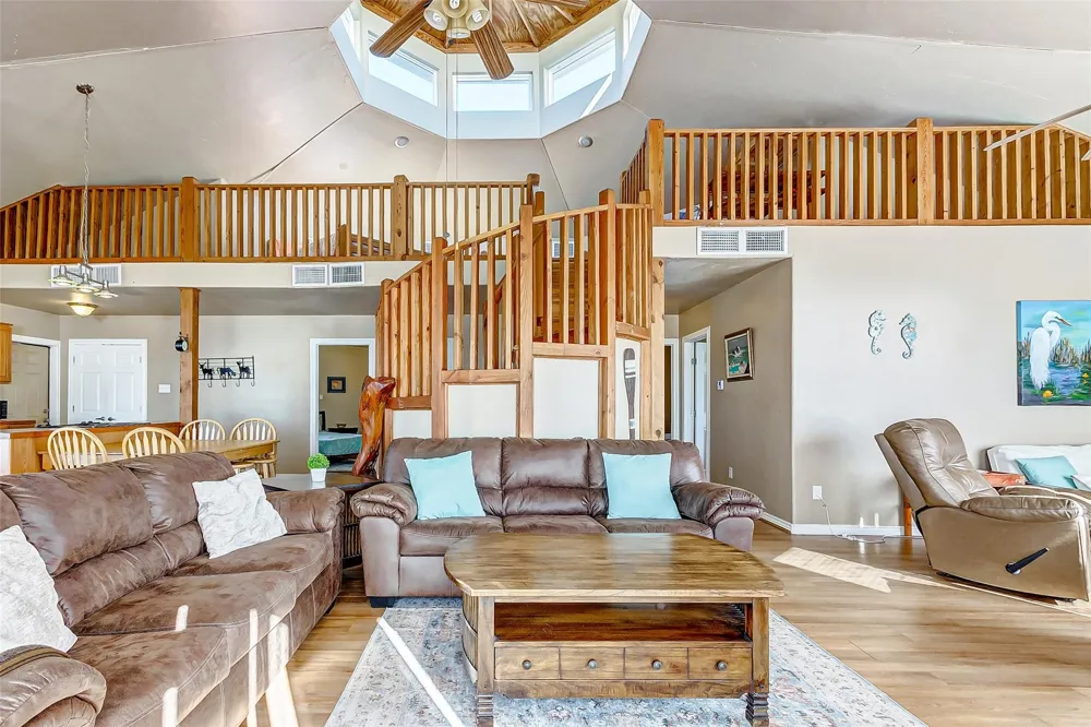 1508 Highway 87 Gilchrist, TX 77617