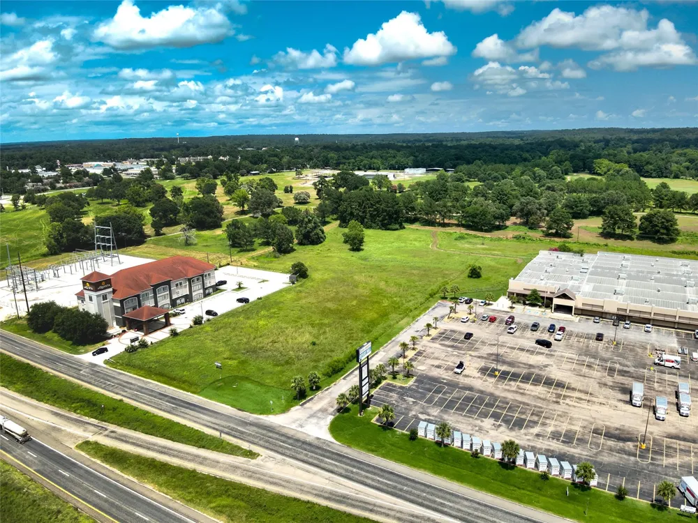 59 S Loop Loop S Livingston, TX 77351