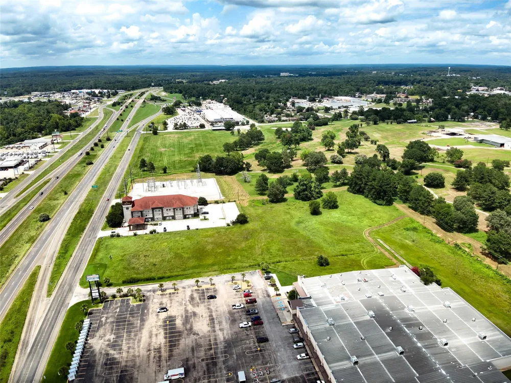 59 S Loop Loop S Livingston, TX 77351