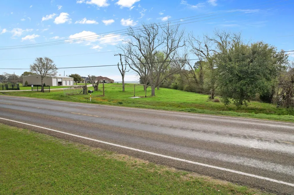 2354 Beach City, TX 77523