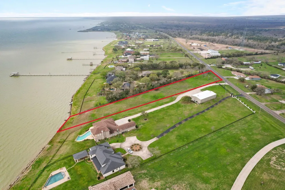 2354 Beach City, TX 77523