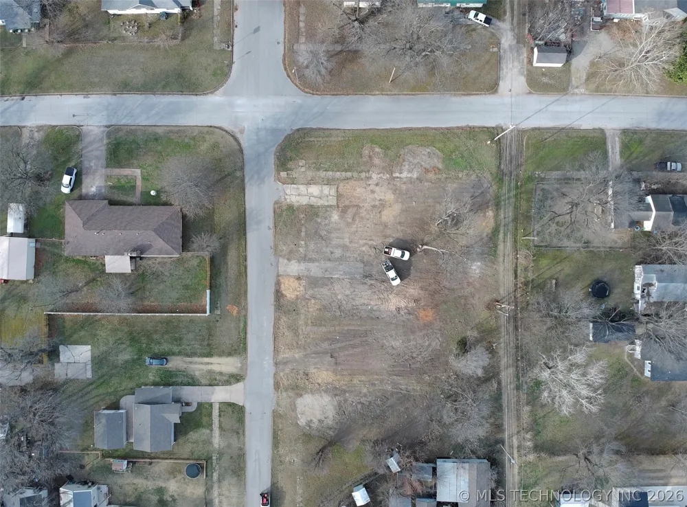 105 S D AVENUE Cleveland, OK 74020