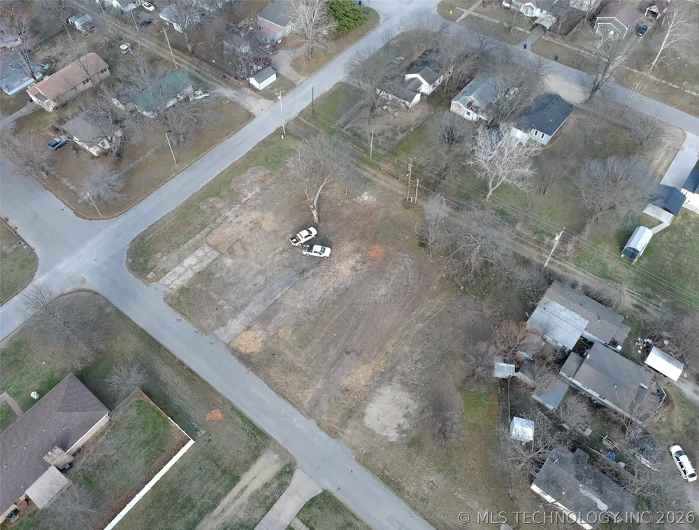 105 S D AVENUE Cleveland, OK 74020