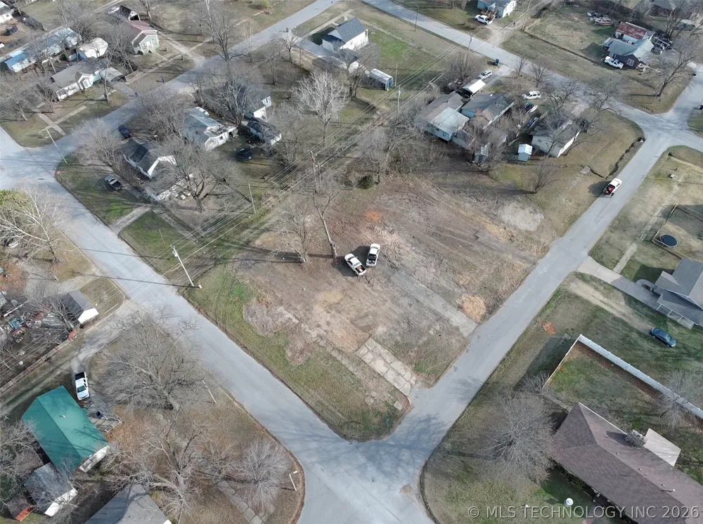 105 S D AVENUE Cleveland, OK 74020