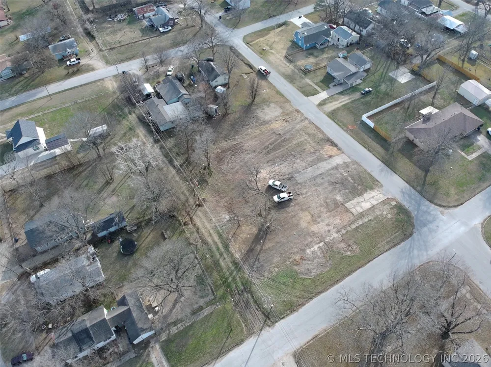 105 S D AVENUE Cleveland, OK 74020