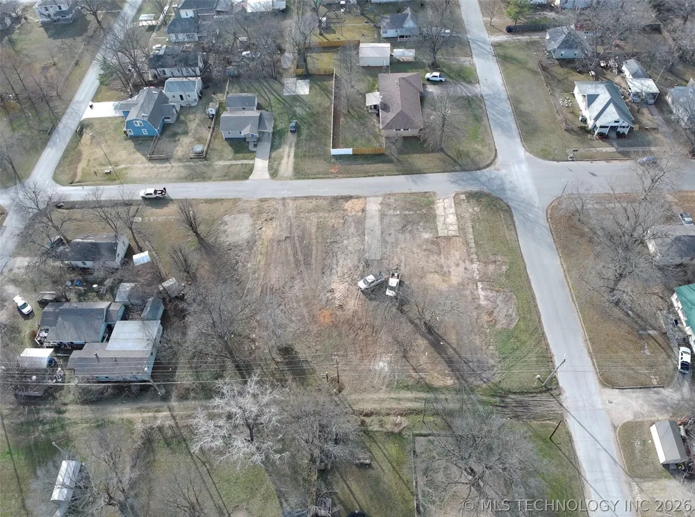 105 S D AVENUE Cleveland, OK 74020