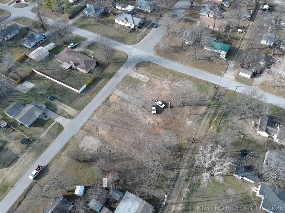 105 S D AVENUE Cleveland, OK 74020