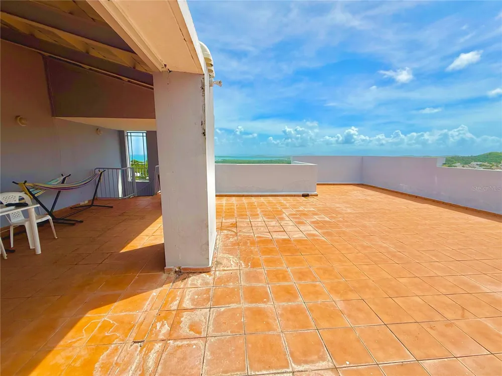 PH-7 LA COSTA APTS #H-7 Fajardo, PR 00738