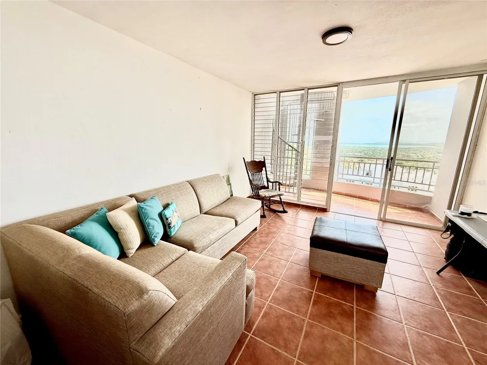 PH-7 LA COSTA APTS #H-7 Fajardo, PR 00738
