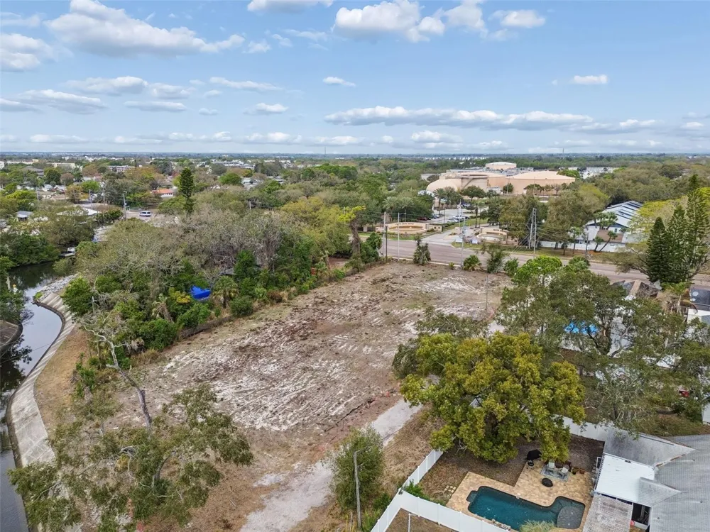 7378 54TH AVENUE St Petersburg, FL 33709