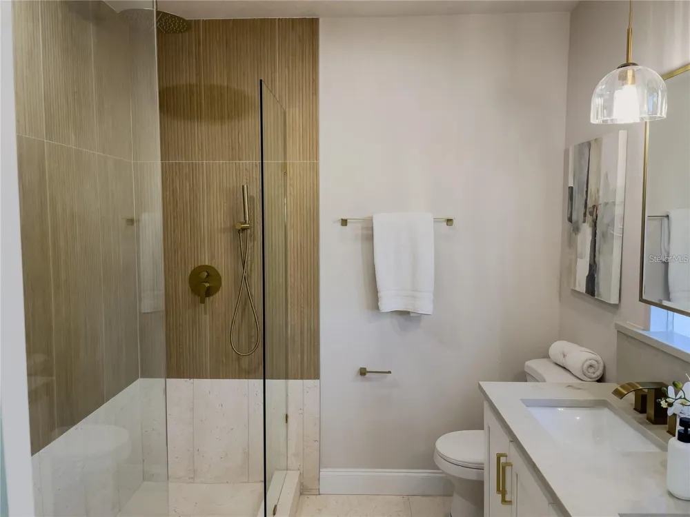 5516 GOLDEN DRIVE Tampa, FL 33634