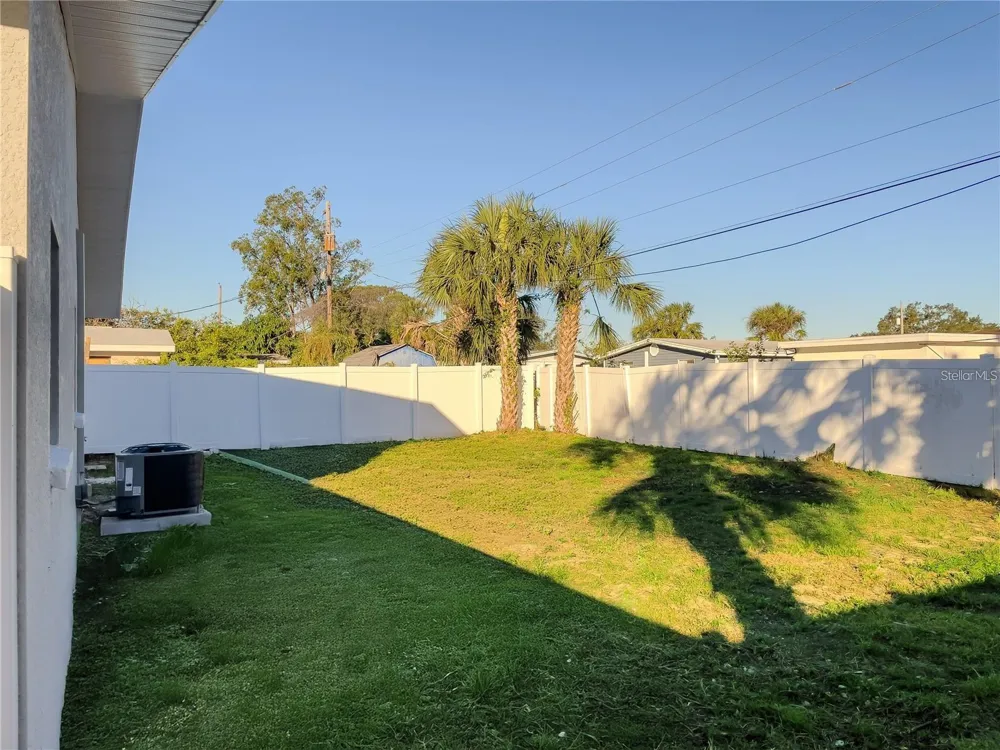 5516 GOLDEN DRIVE Tampa, FL 33634