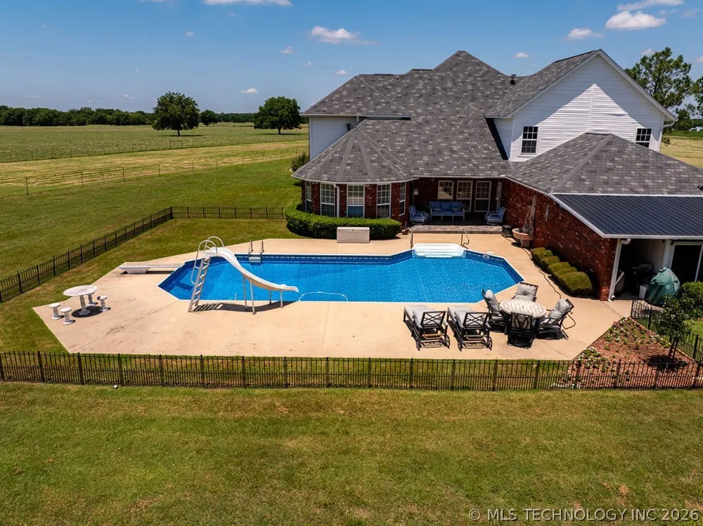 1599 Cardinal Road Lone Grove, OK 73443