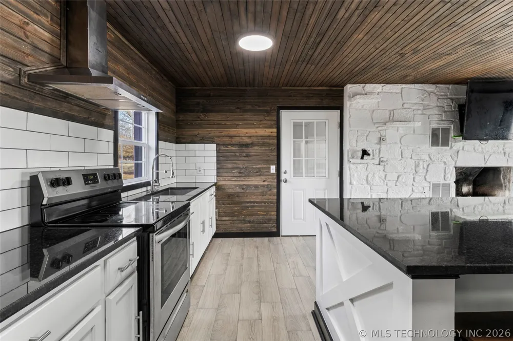 17090 S 4170 ROAD Claremore, OK 74017