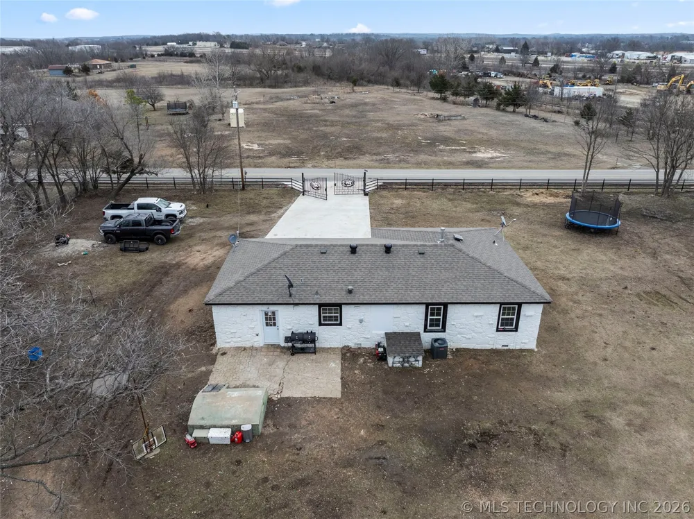 17090 S 4170 ROAD Claremore, OK 74017