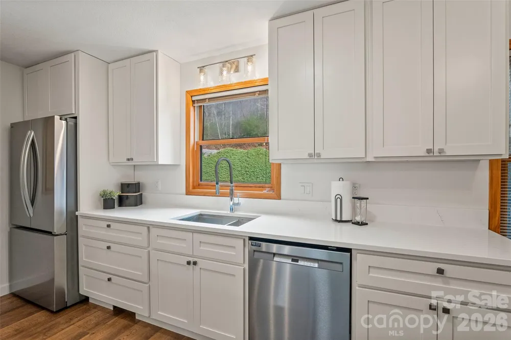 11014 NC 80 Highway S #2B Burnsville, NC 28714