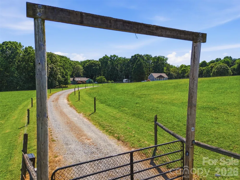 4242 John Ritchie Road Iron Station, NC 28080