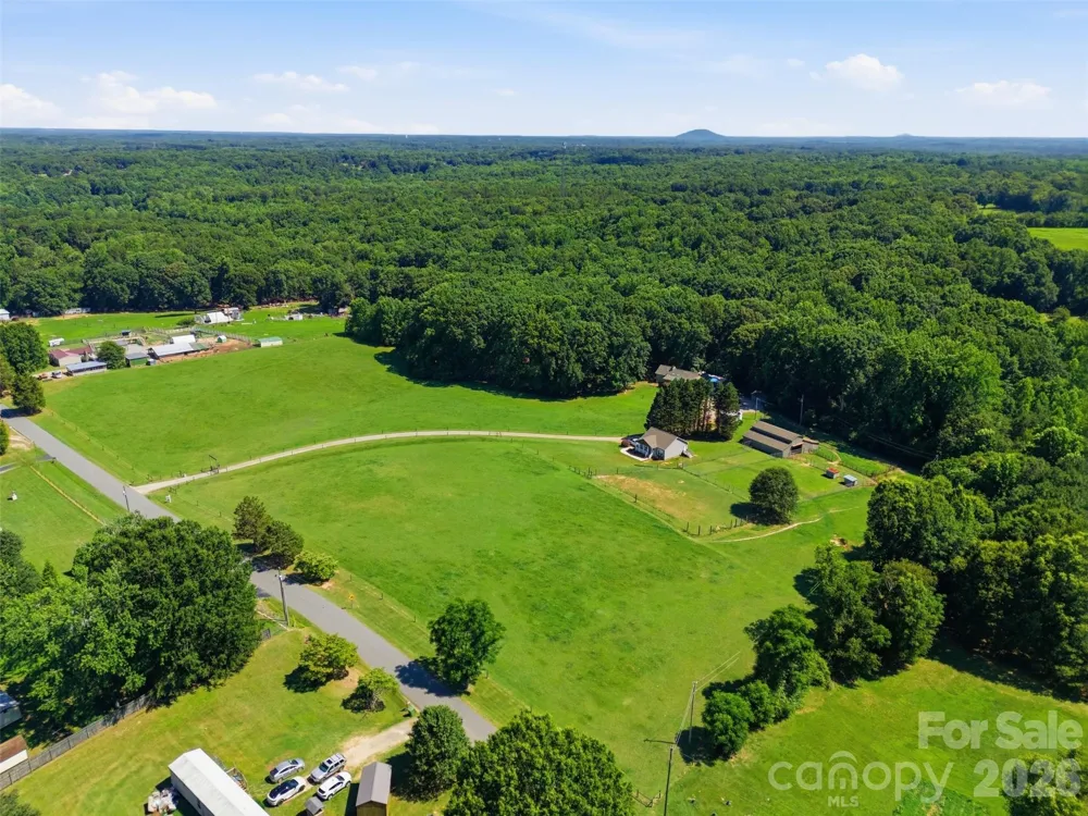 4242 John Ritchie Road Iron Station, NC 28080