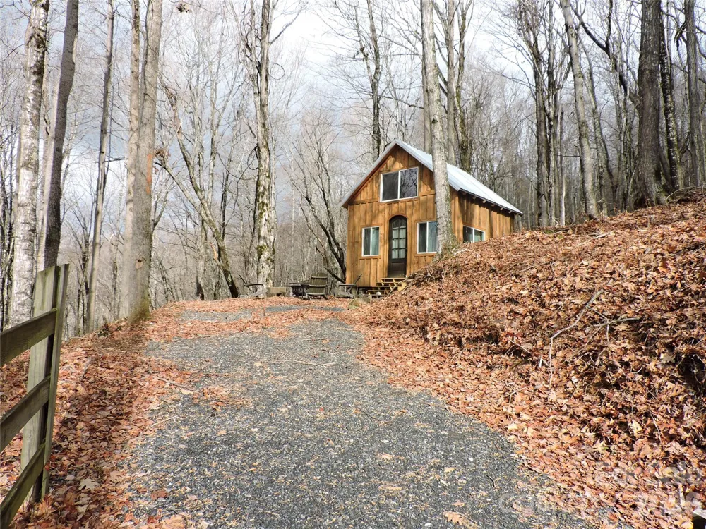 191 Bens Bend Bakersville, NC 28705