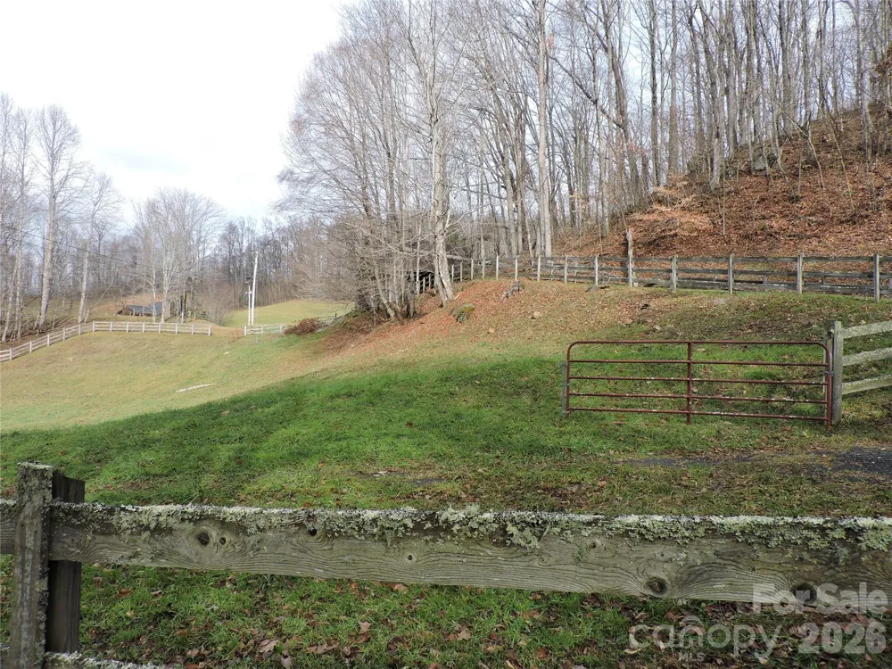 191 Bens Bend Bakersville, NC 28705