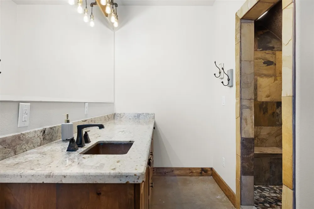 7440 Fm 39 Road S North Zulch, TX 77872
