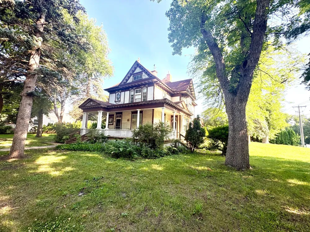 1122 Pine Street Dawson, MN 56232