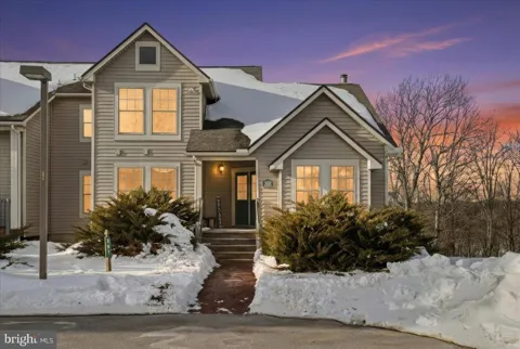 207 SYCAMORE COURT