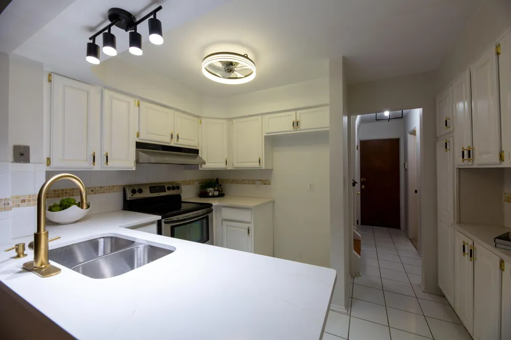 2146 Bryanston Crescent Street Detroit, MI 48207