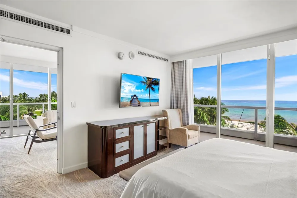 4391 Collins Ave #410 Miami Beach, FL 33140