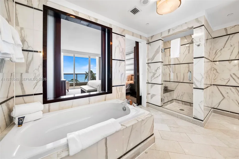 4391 Collins Ave #410 Miami Beach, FL 33140