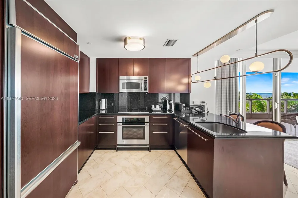 4391 Collins Ave #410 Miami Beach, FL 33140