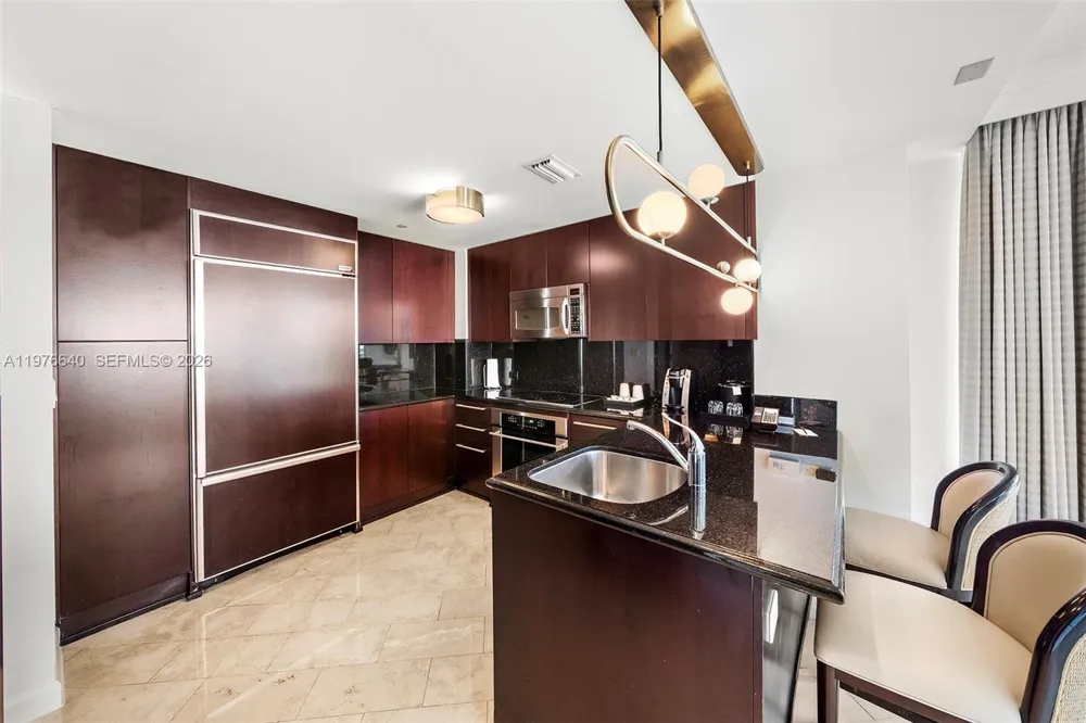 4391 Collins Ave #410 Miami Beach, FL 33140