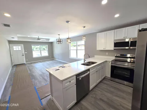 815 E 12th Court