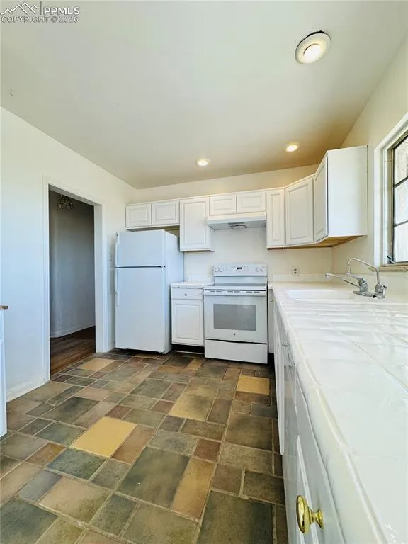 1290 B STREET Penrose, CO 81240